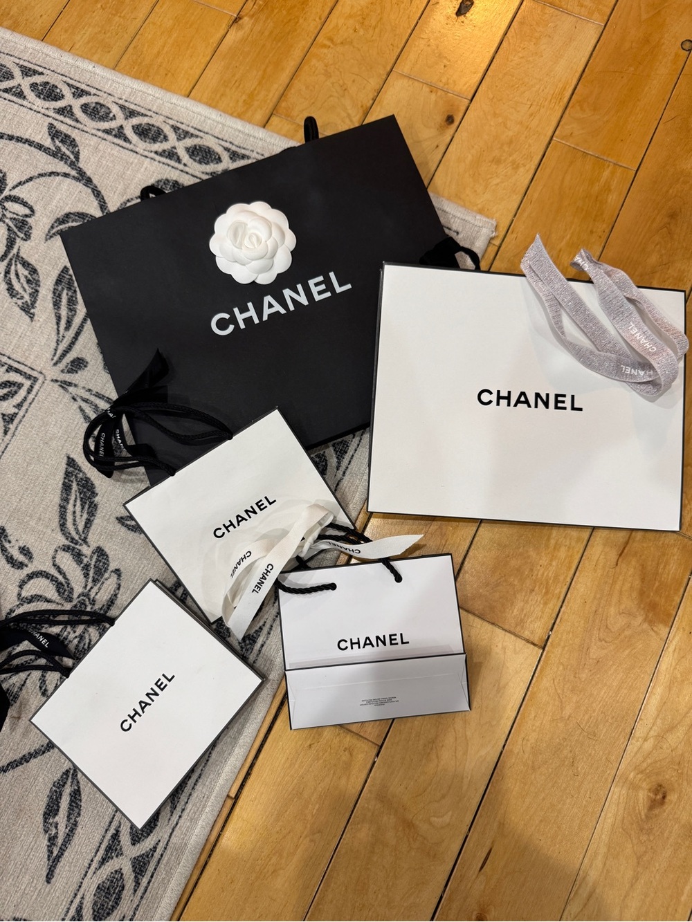 CHANEL 12x9 Black and White Boutique Gift Bags Set